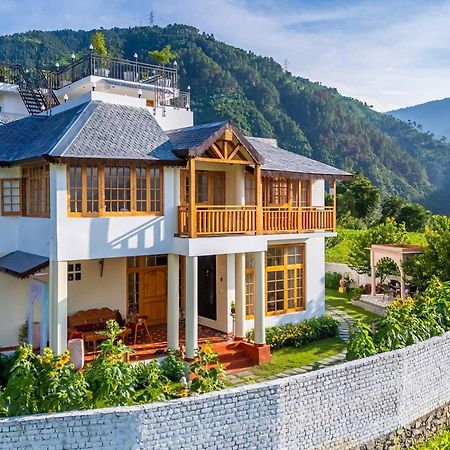 Stayvista At The Oakridge 4 Bhk Villa In Dharamshala With Jacuzzi & Balcony Chamba  Exterior foto