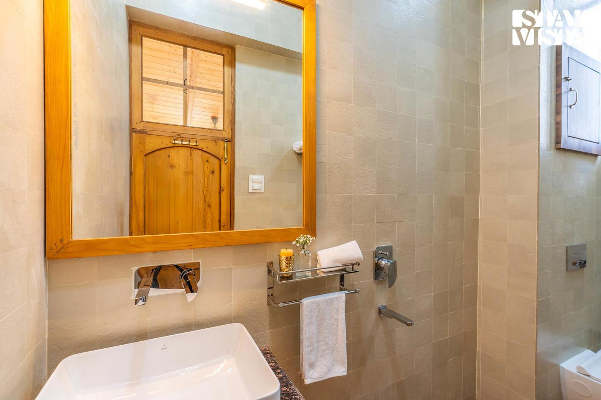 Stayvista At The Oakridge 4 Bhk Villa In Dharamshala With Jacuzzi & Balcony Chamba  Exterior foto
